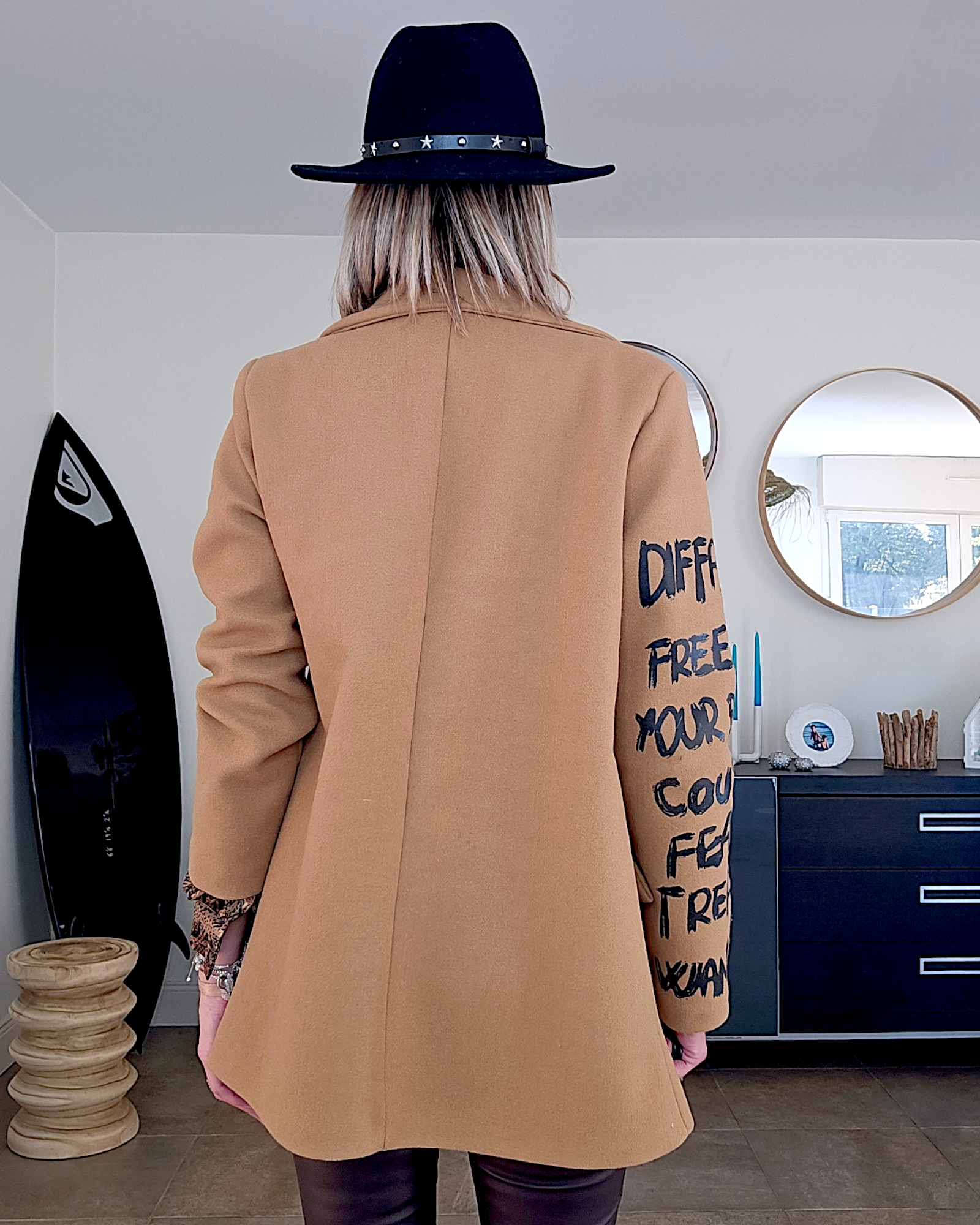 Manteau à tag camel