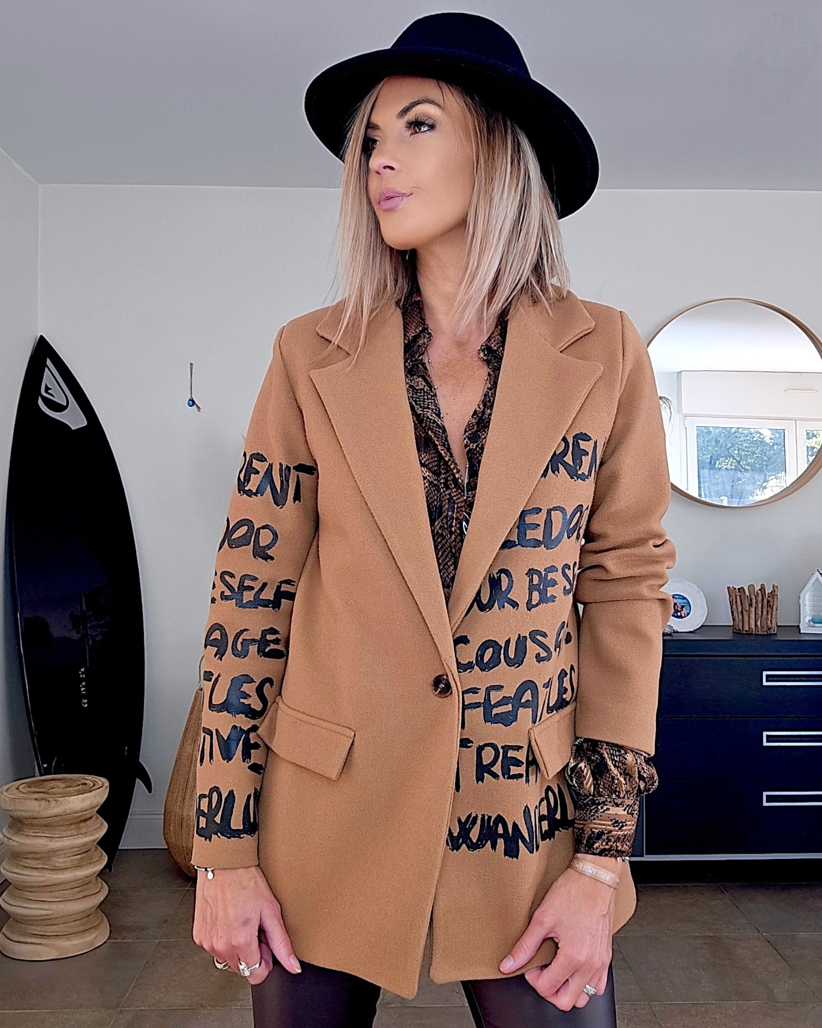 Manteau à tag camel