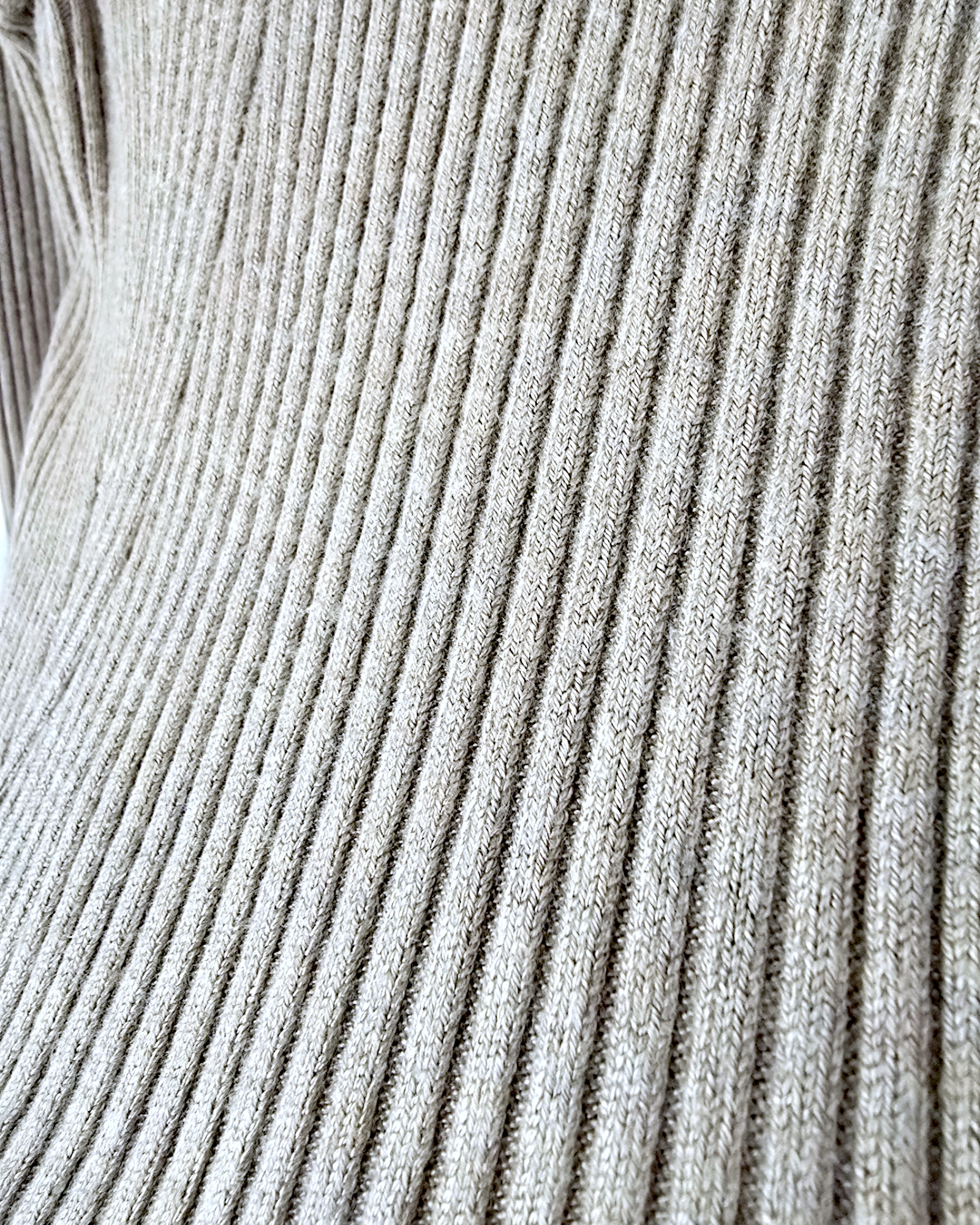 Pull beige col cheminé