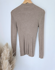 Pull beige col cheminé