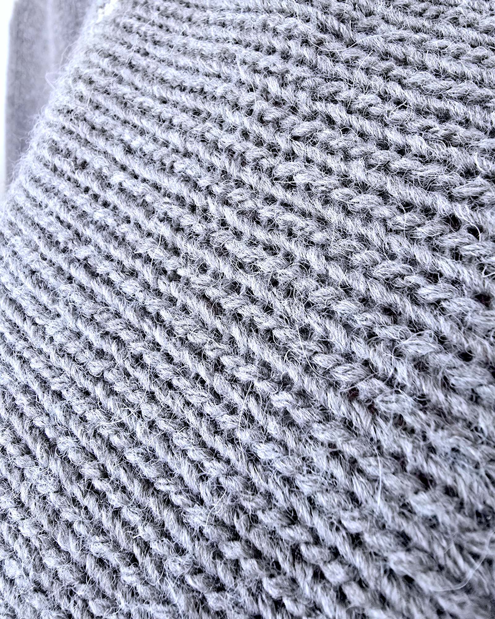 Pull vintage doré
