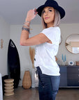 Tee-shirt col V à tag