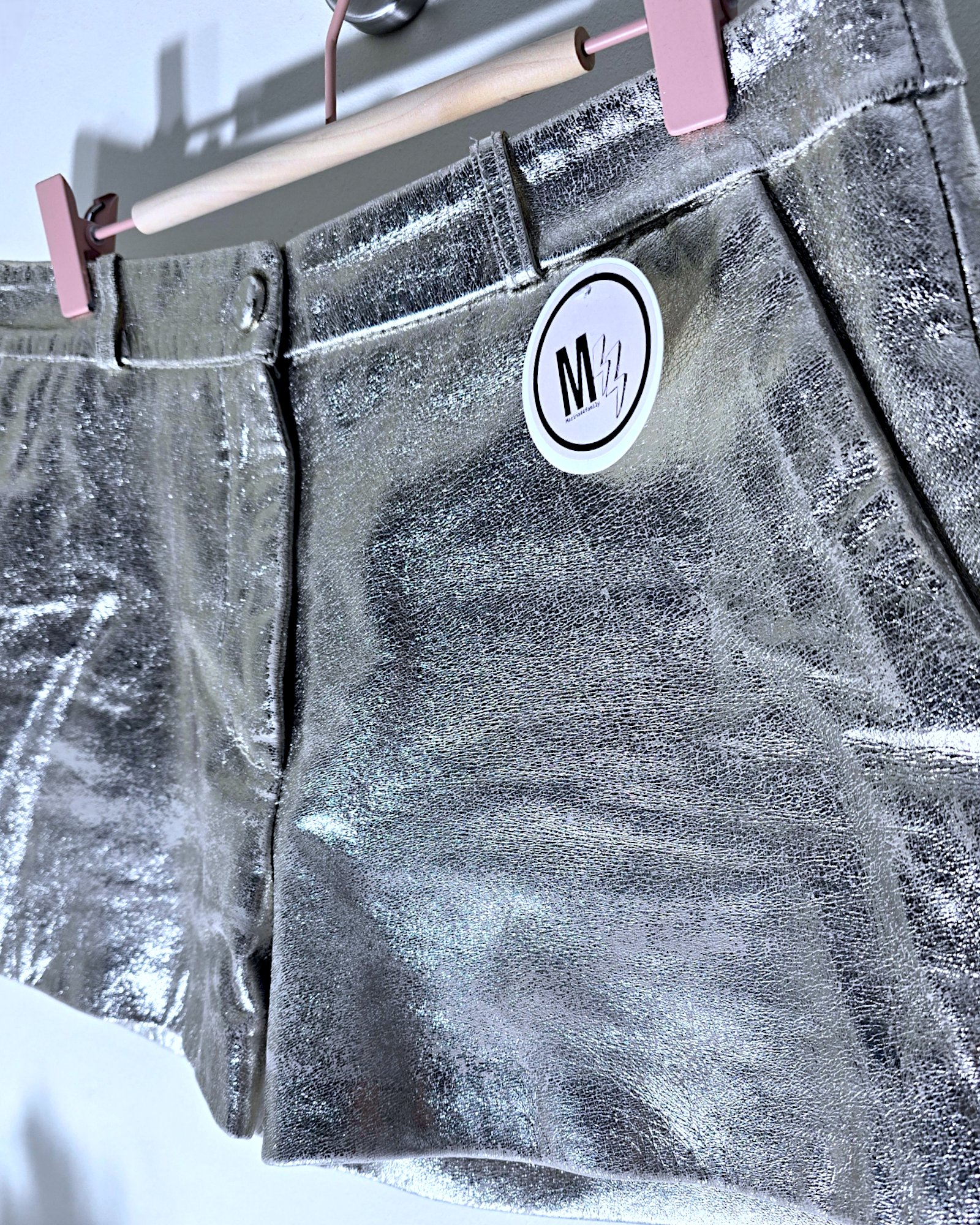 Short star en cuir