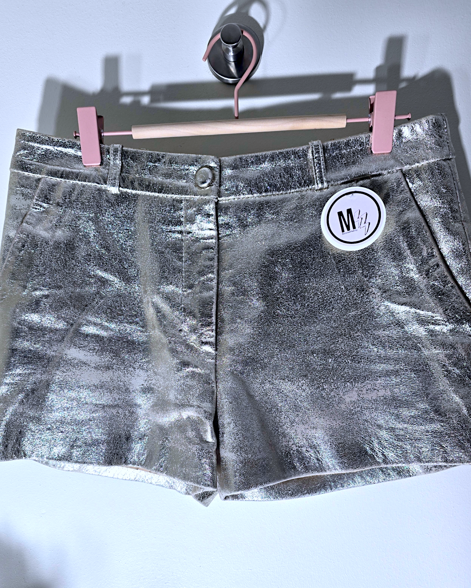 Short star en cuir