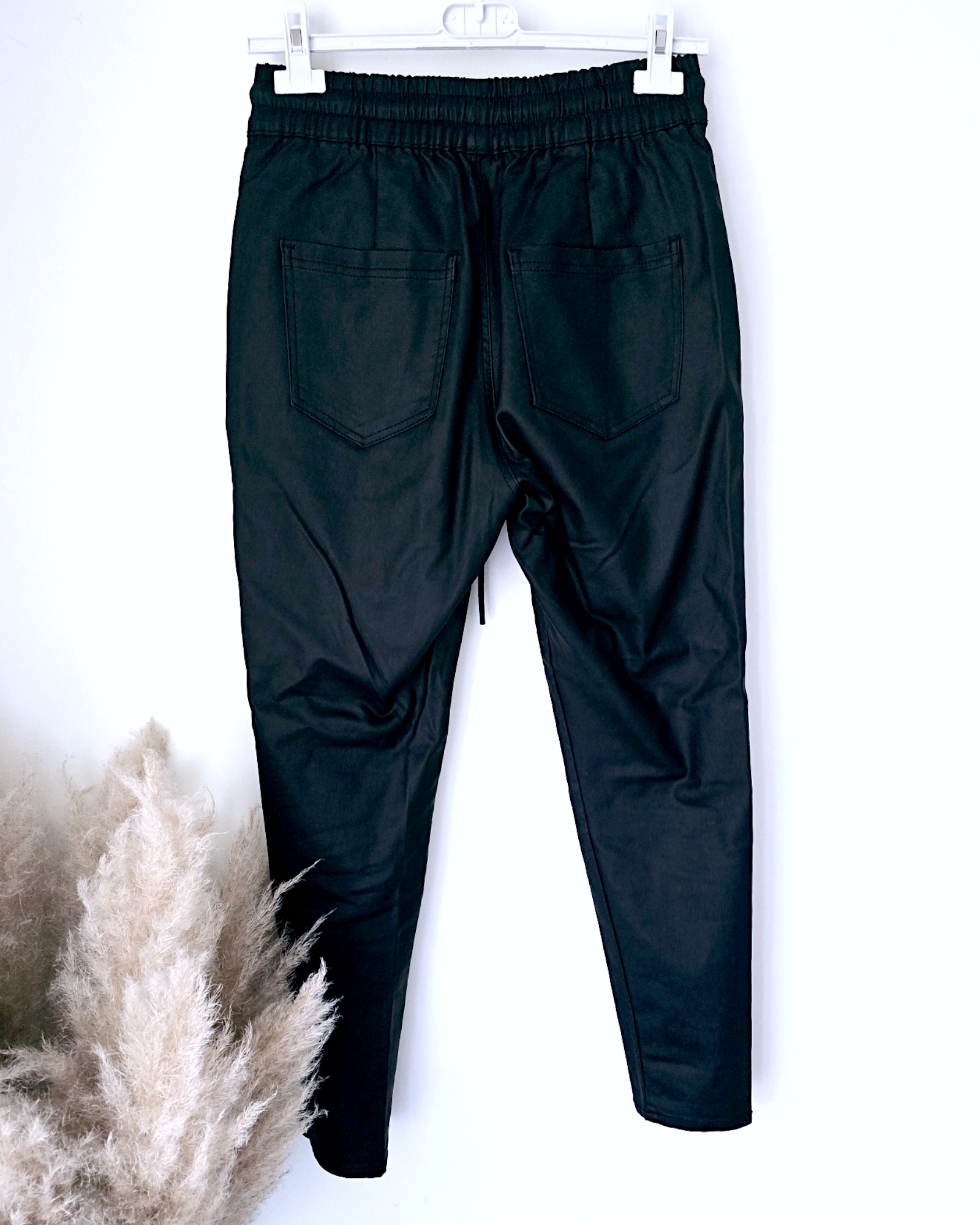 Jogg noir huilé