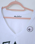 Tee-shirt col V à tag