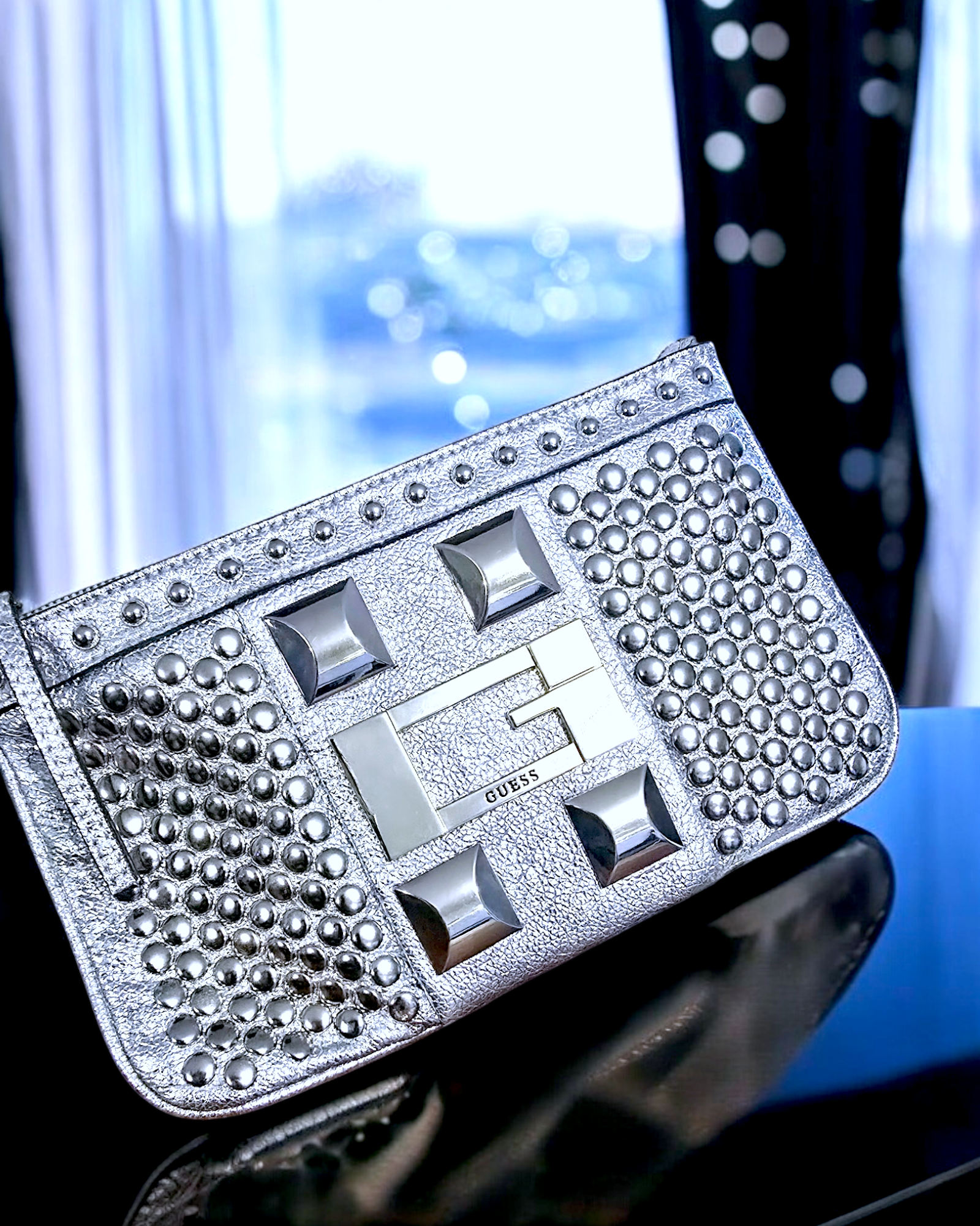 Pochette star cloutée