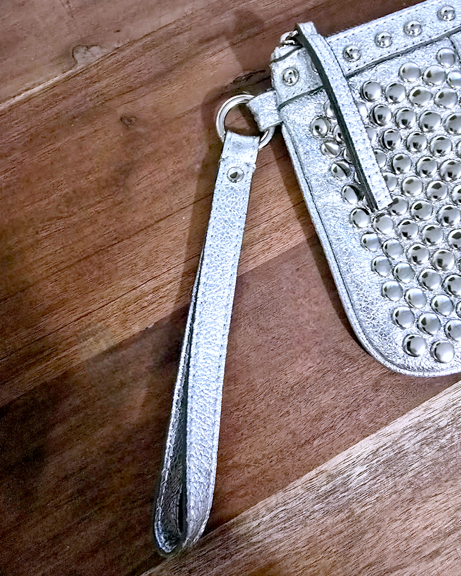 Pochette star cloutée