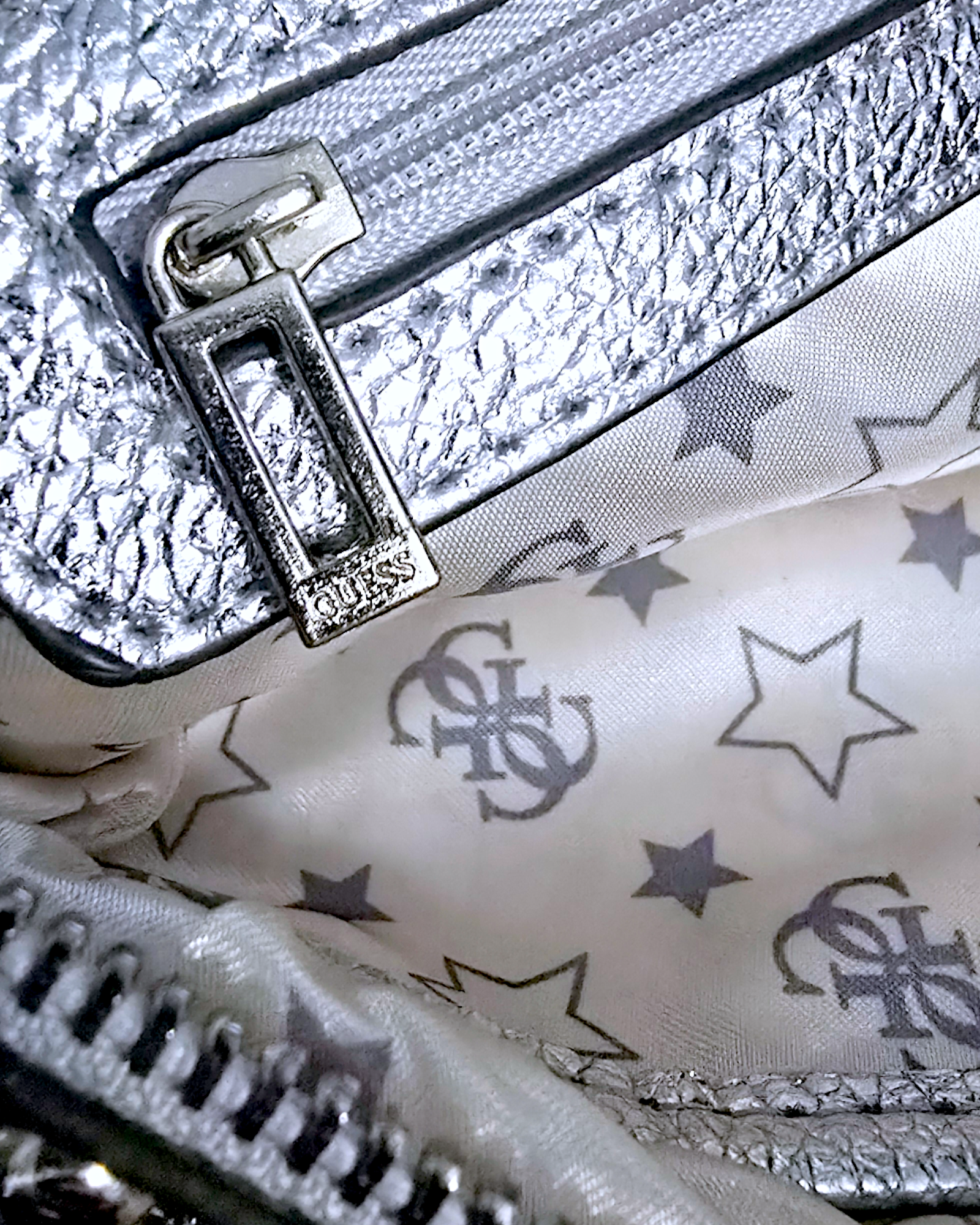Pochette star cloutée