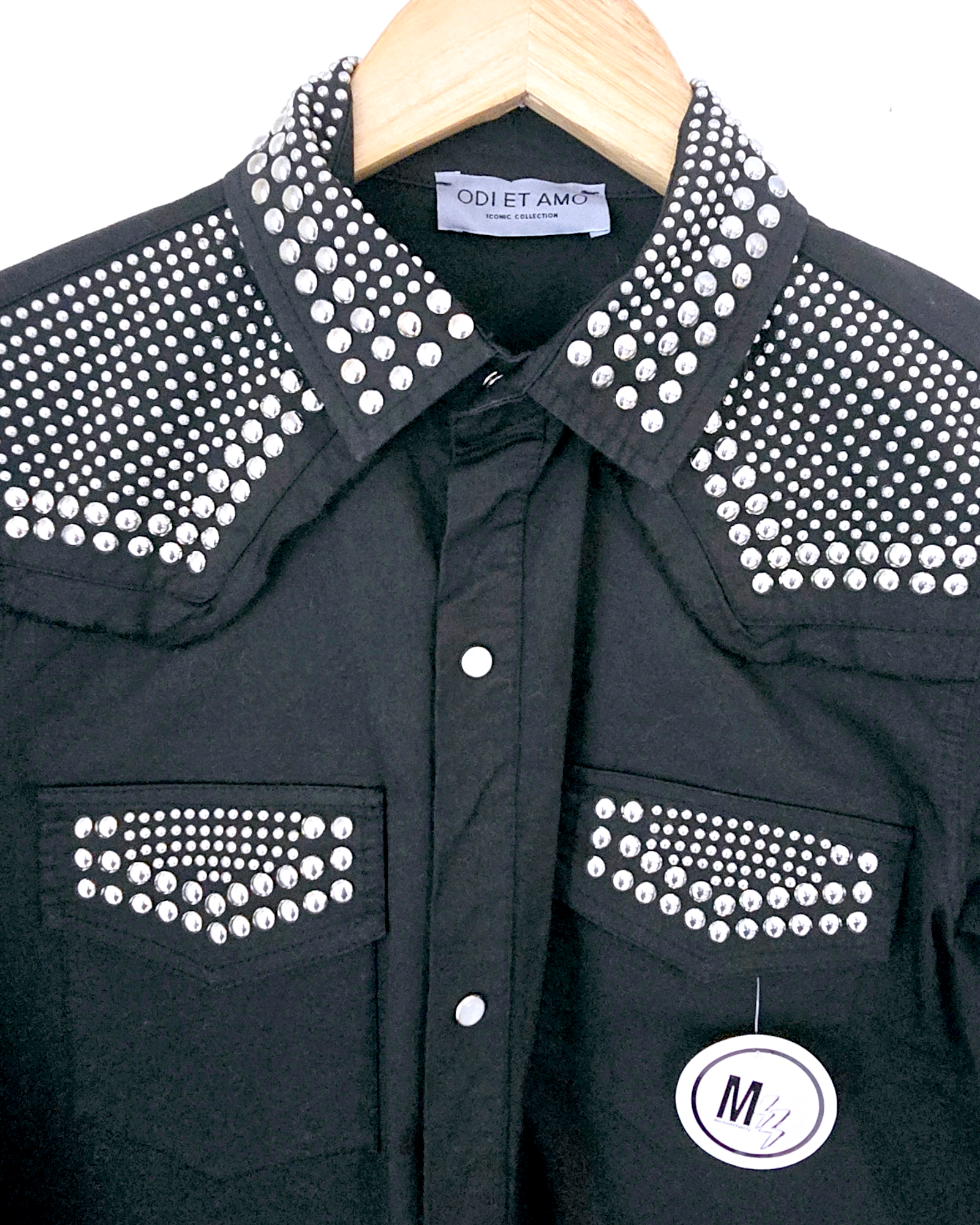 Chemise cloutée