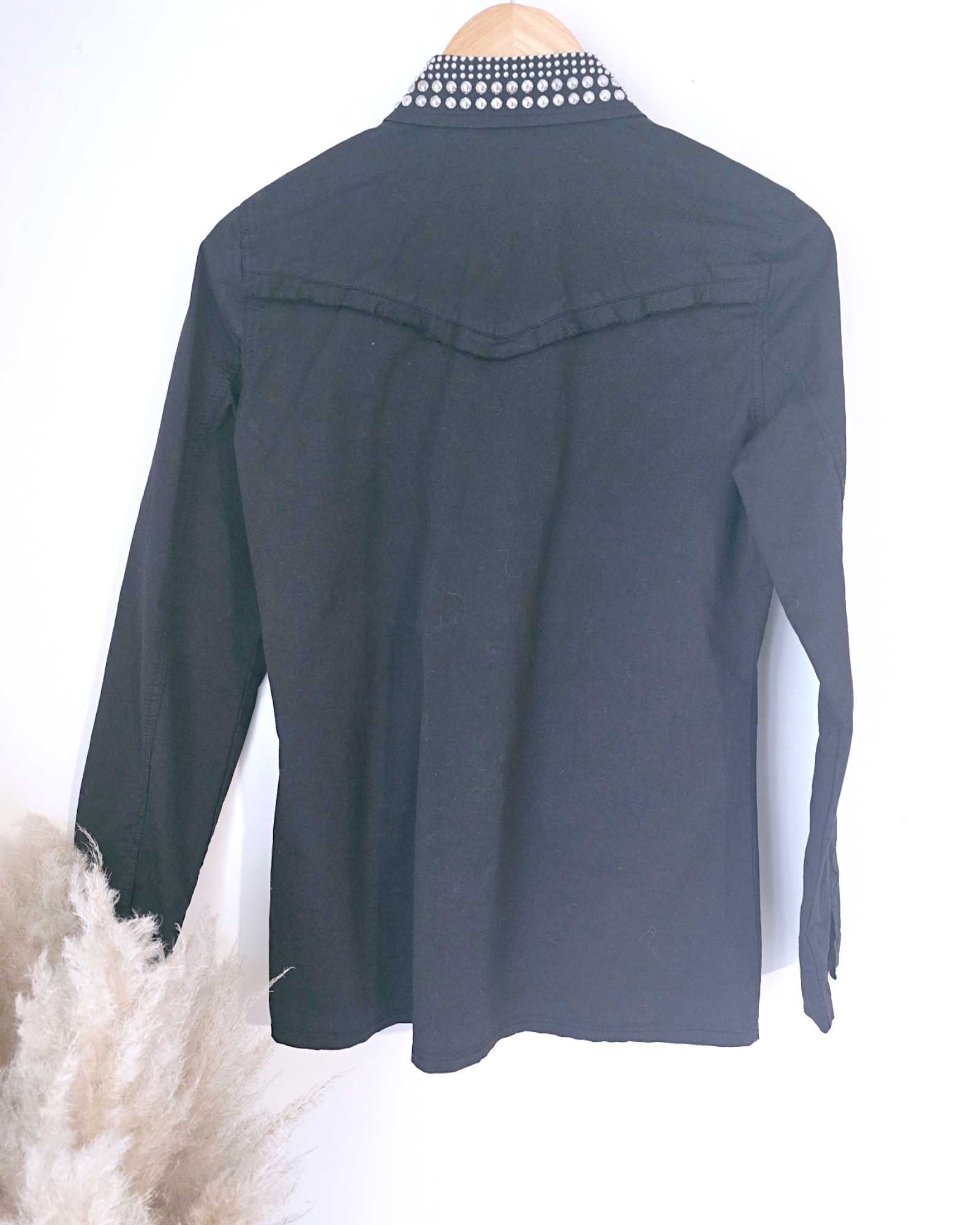 Chemise cloutée