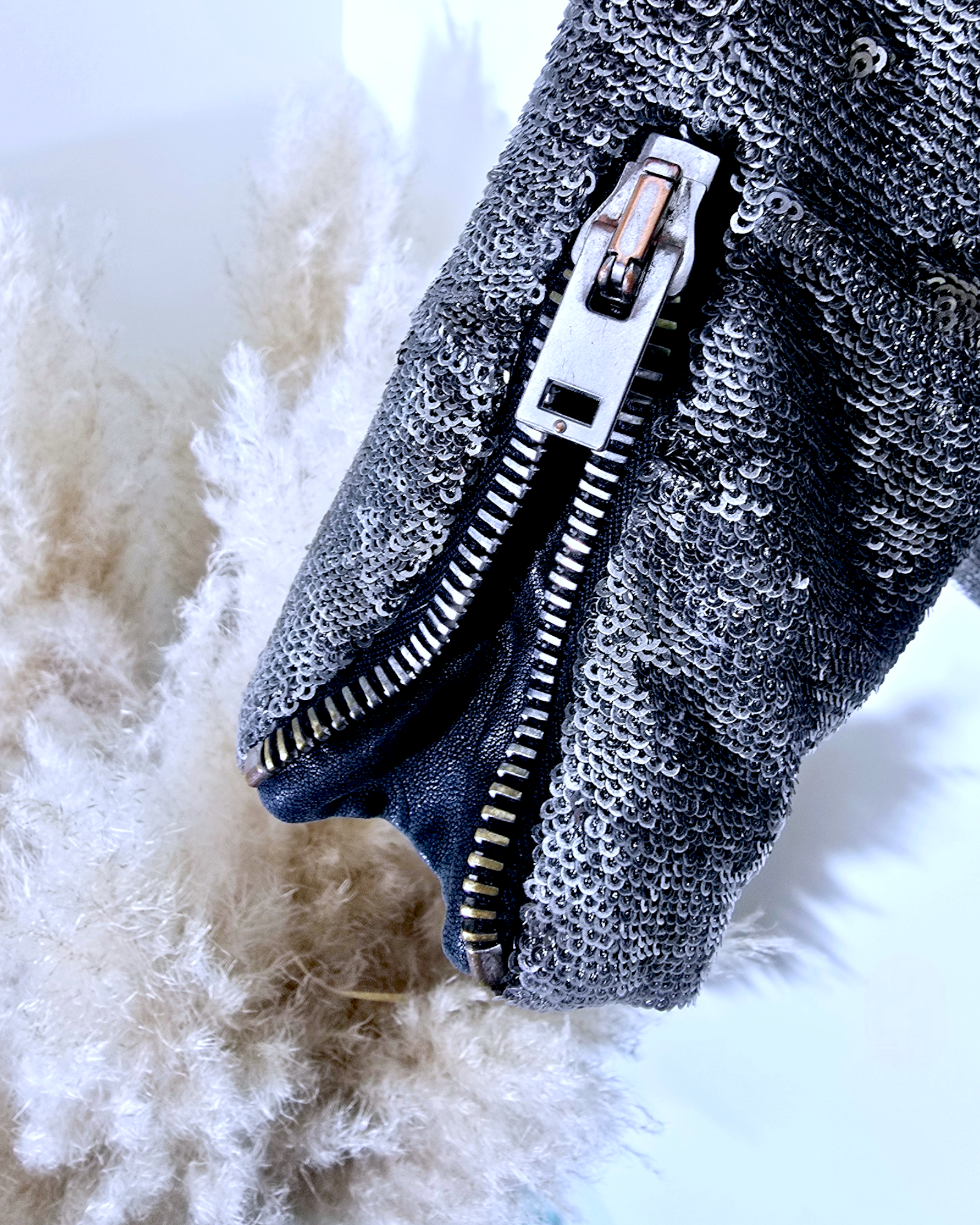 Veste cuir à sequins