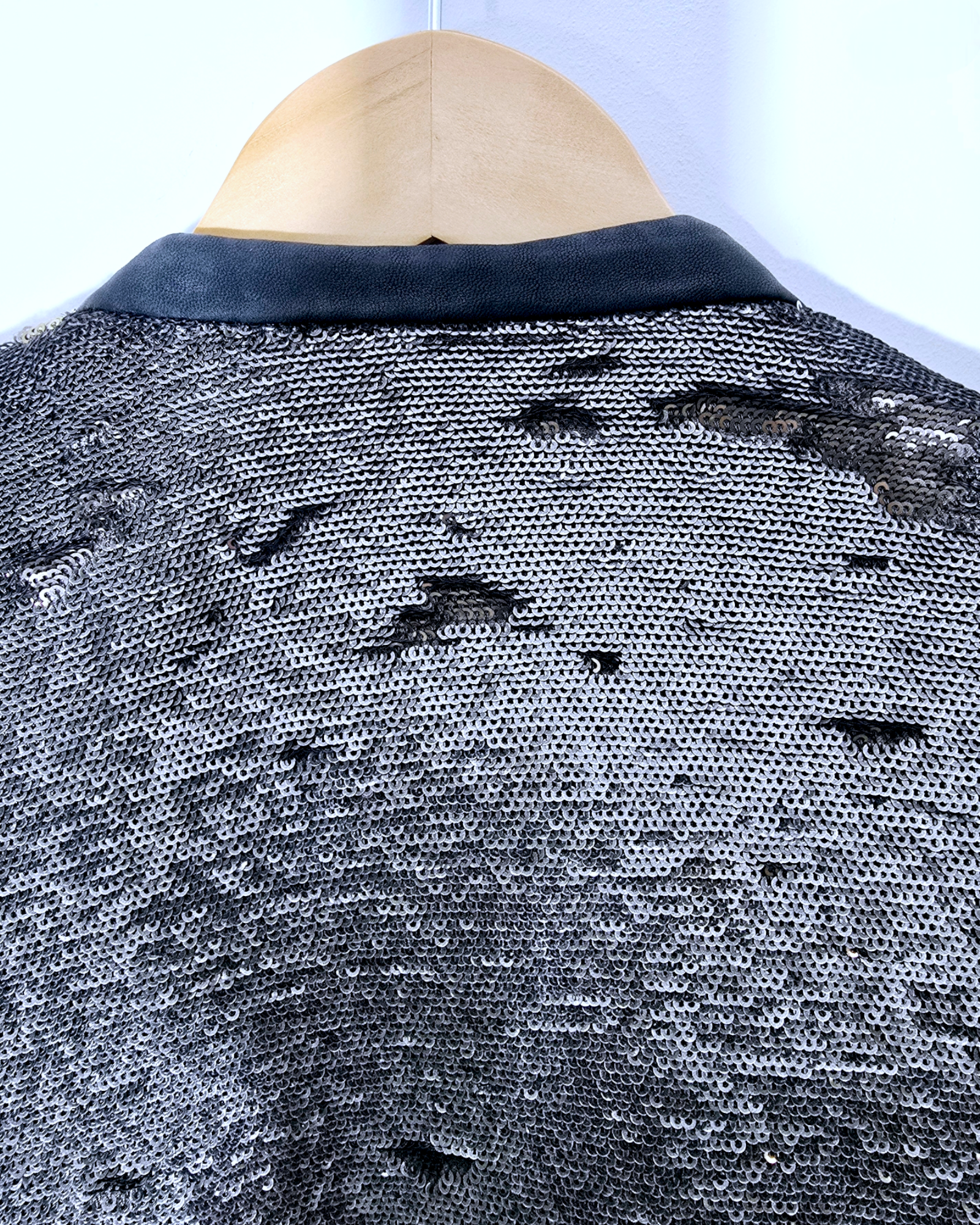 Veste cuir à sequins