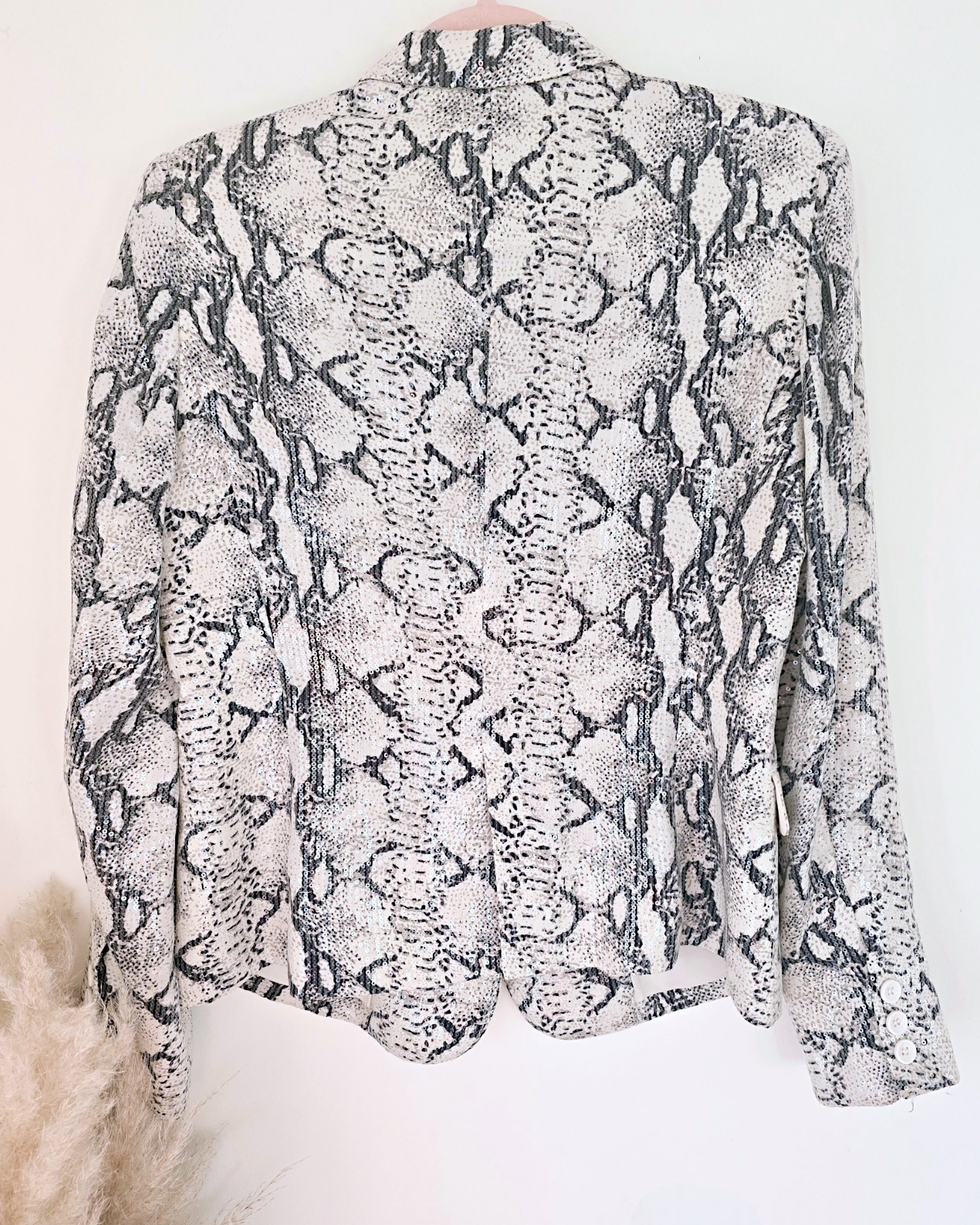 Veste python en sequins