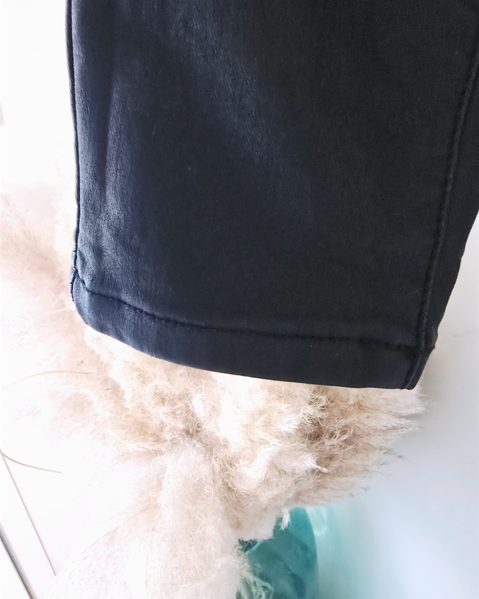 Pantalon slim noir huilé