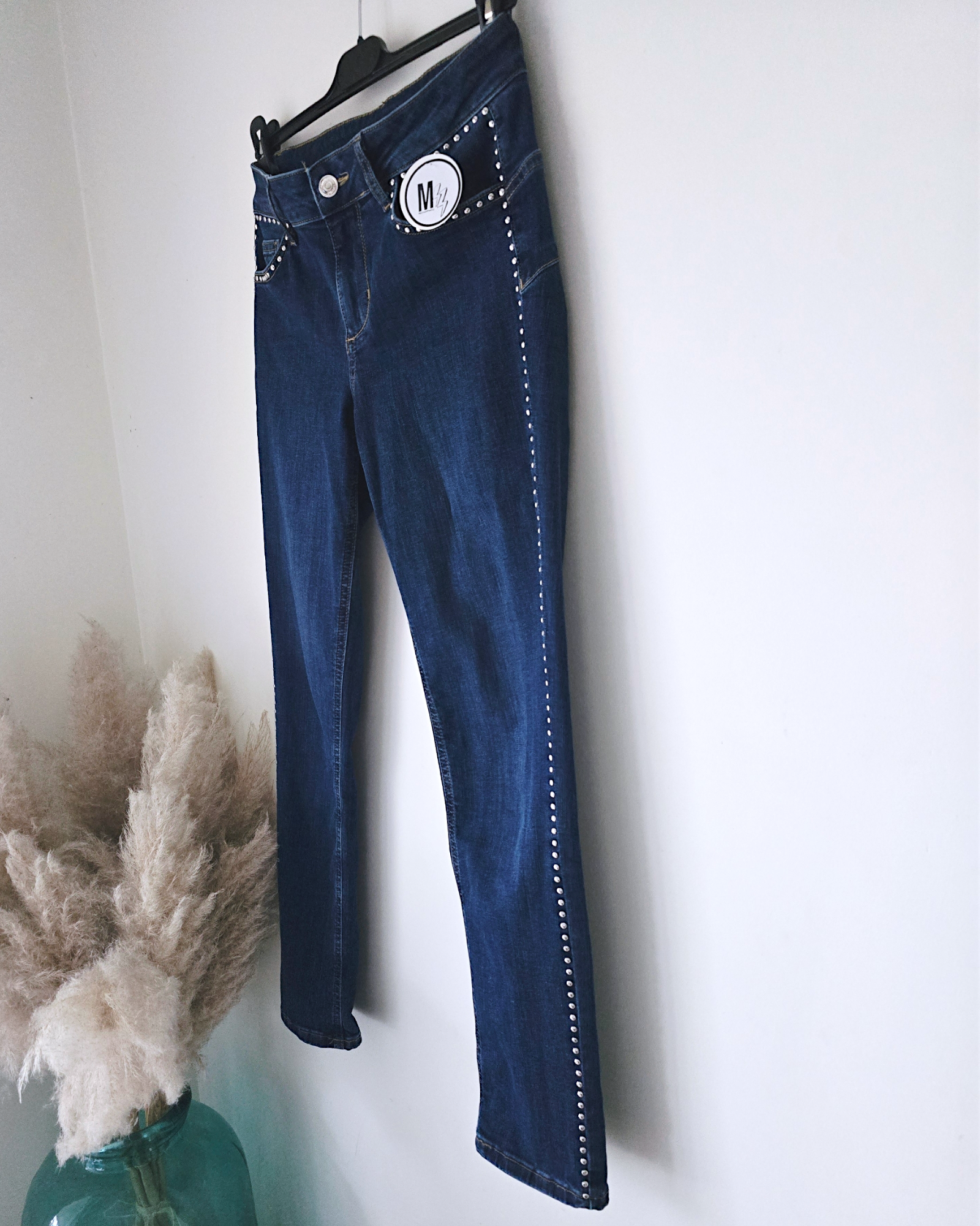 Jean bleu slim clouté