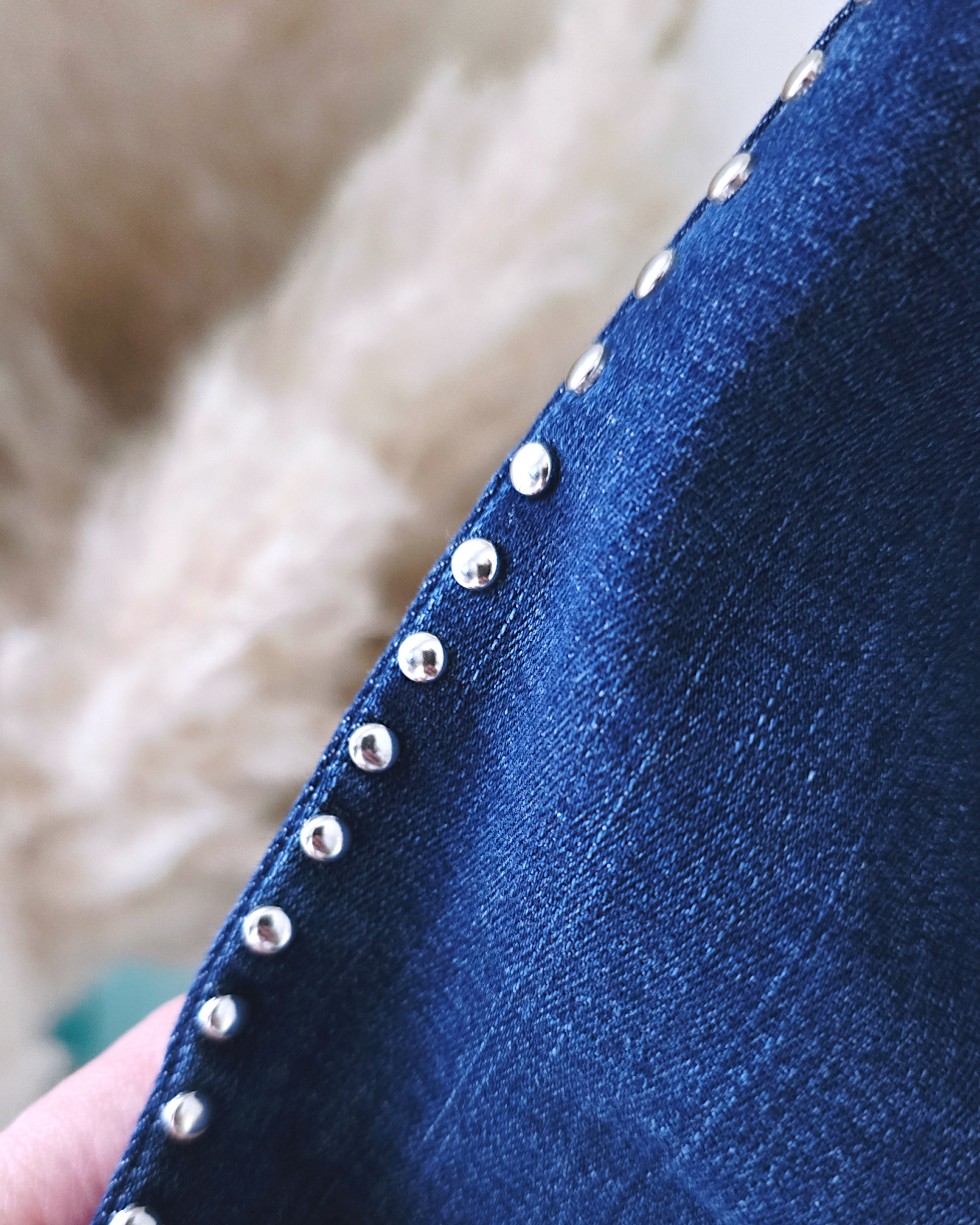 Jean bleu slim clouté