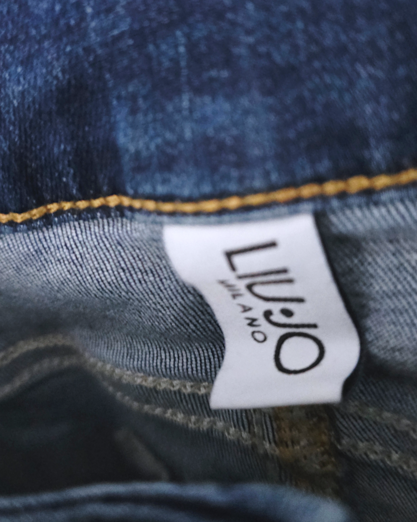 Jean bleu slim clouté