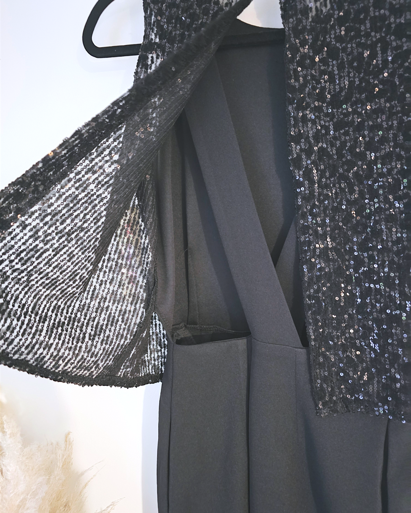 Combinaison noire dos ouvert Made in France - 𝐌𝐚𝐫𝐢𝐧𝐚𝟒𝟒𝐟𝐚𝐦𝐢𝐥𝐲