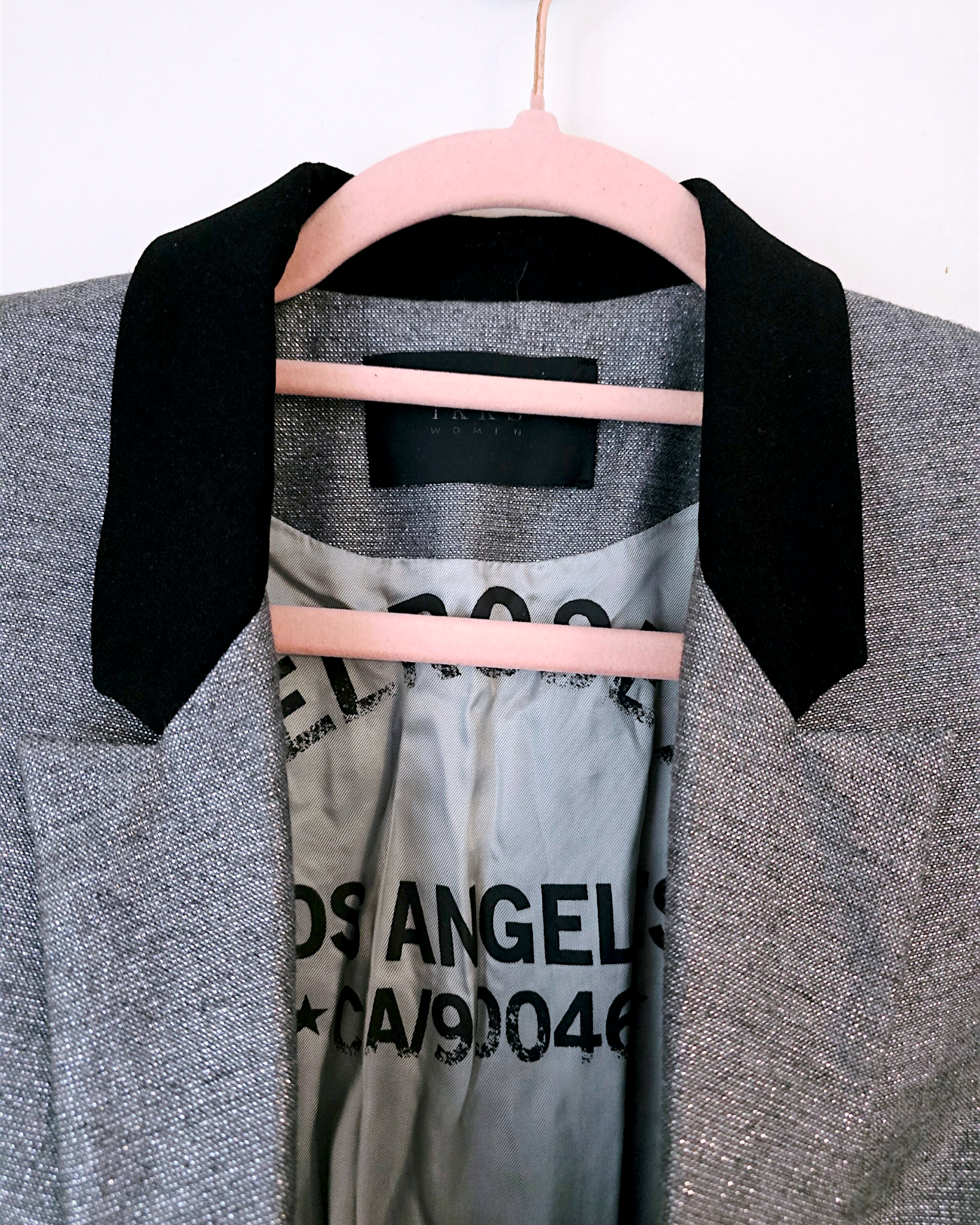 Veste cintrée grise argentée à col noir - 𝐌𝐚𝐫𝐢𝐧𝐚𝟒𝟒𝐟𝐚𝐦𝐢𝐥𝐲