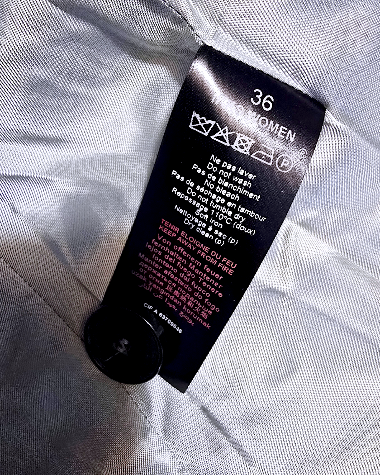 Veste cintrée grise argentée à col noir - 𝐌𝐚𝐫𝐢𝐧𝐚𝟒𝟒𝐟𝐚𝐦𝐢𝐥𝐲