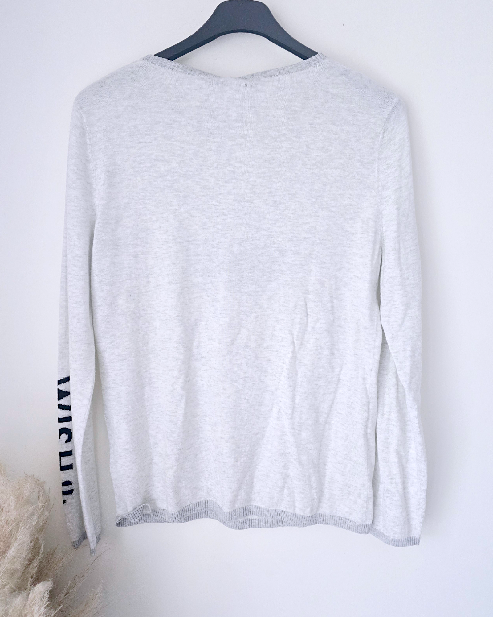 Pull à inscriptions - 𝐌𝐚𝐫𝐢𝐧𝐚𝟒𝟒𝐟𝐚𝐦𝐢𝐥𝐲