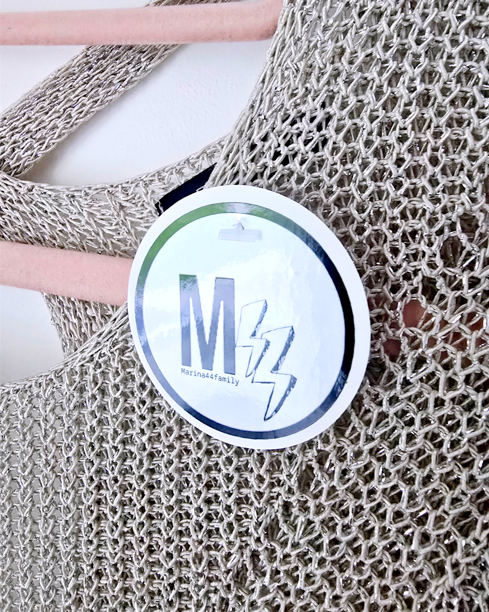 Pull ajouré argenté - 𝐌𝐚𝐫𝐢𝐧𝐚𝟒𝟒𝐟𝐚𝐦𝐢𝐥𝐲