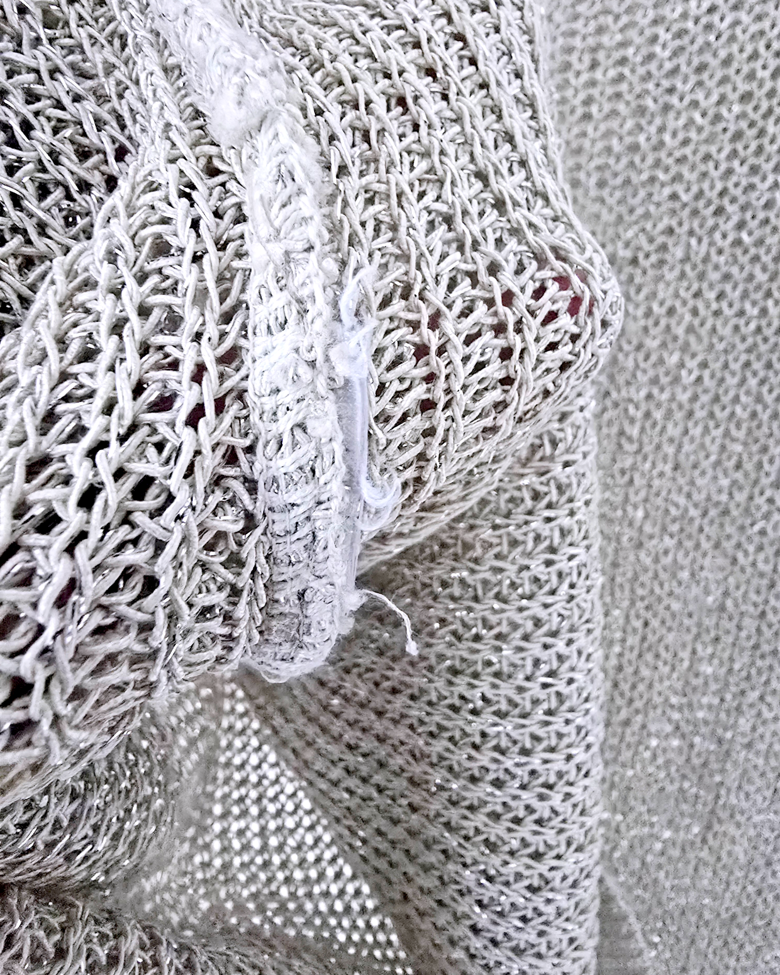 Pull ajouré argenté - 𝐌𝐚𝐫𝐢𝐧𝐚𝟒𝟒𝐟𝐚𝐦𝐢𝐥𝐲