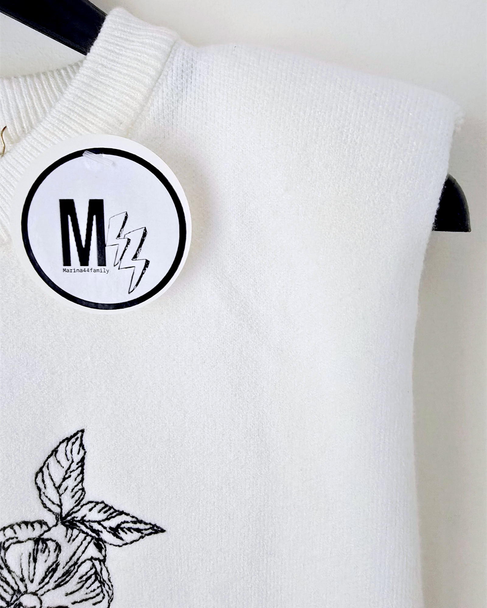 Pull blanc visage - 𝐌𝐚𝐫𝐢𝐧𝐚𝟒𝟒𝐟𝐚𝐦𝐢𝐥𝐲