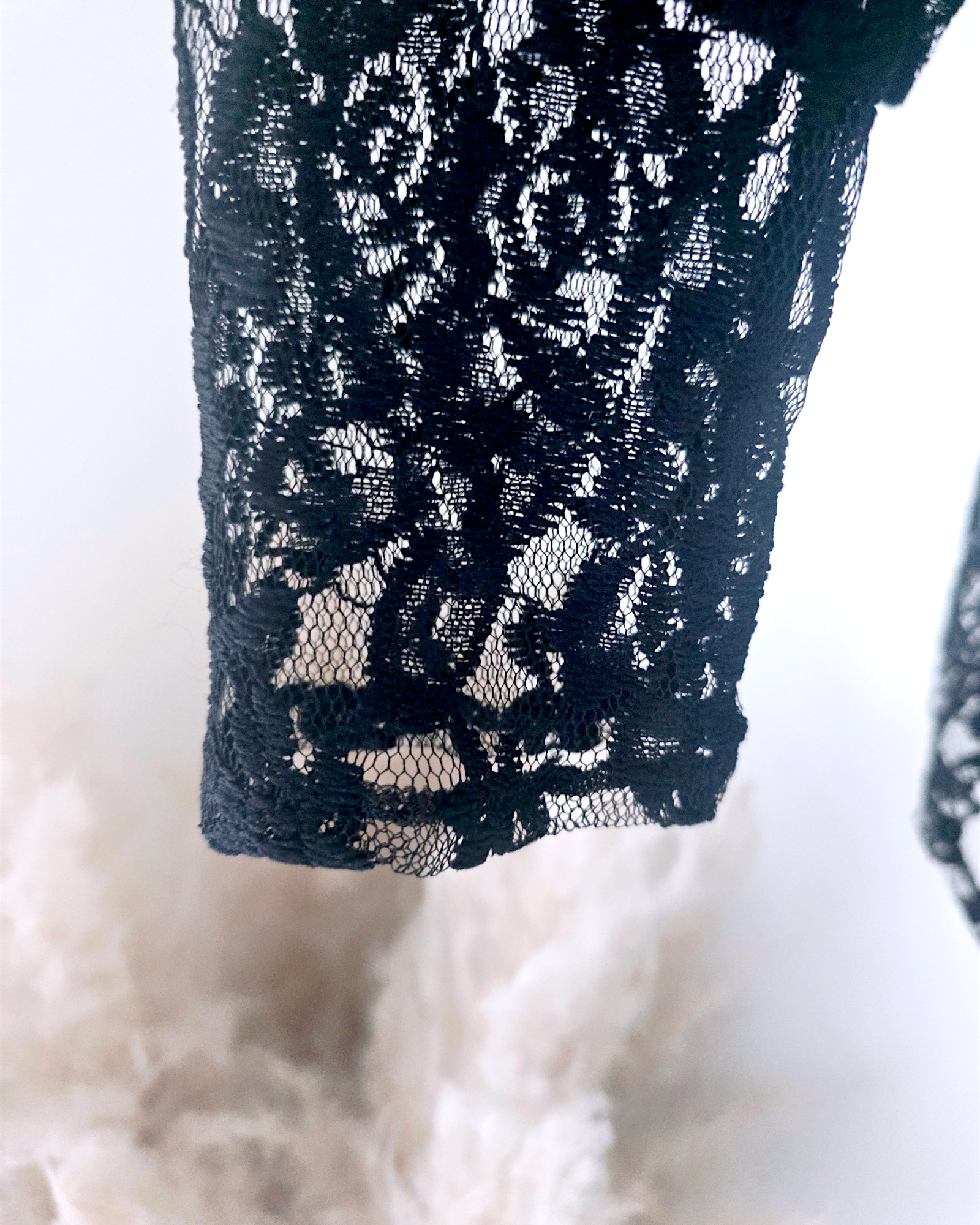Body noir à dentelle Made in France - 𝐌𝐚𝐫𝐢𝐧𝐚𝟒𝟒𝐟𝐚𝐦𝐢𝐥𝐲