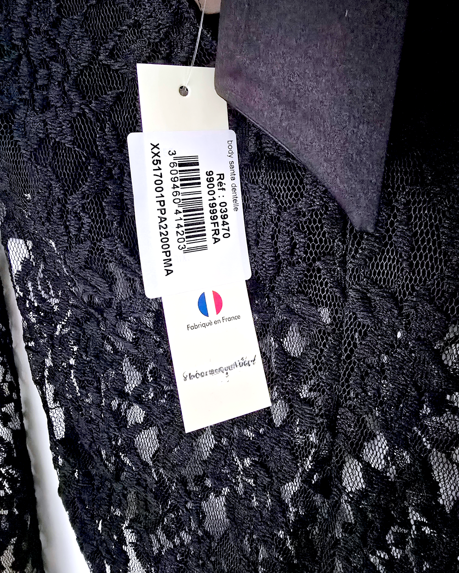 Body noir à dentelle Made in France - 𝐌𝐚𝐫𝐢𝐧𝐚𝟒𝟒𝐟𝐚𝐦𝐢𝐥𝐲
