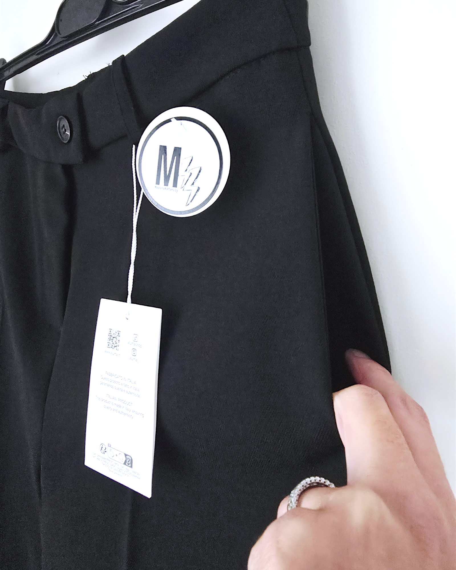 Pantalon noir à jambes larges