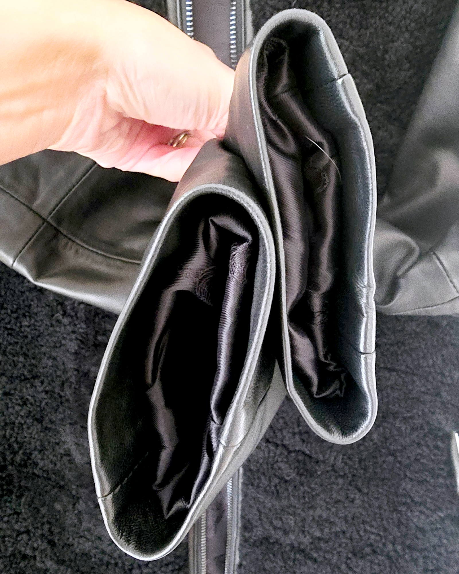 Manteau teddy noir manches cuir et peau retournée