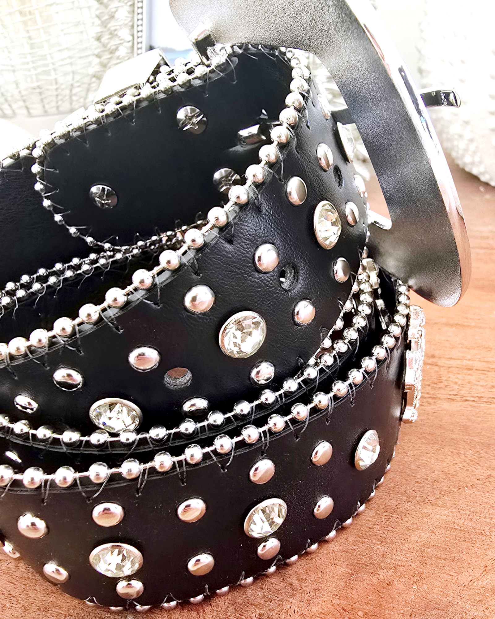 Ceinture noire avec croix - 𝐌𝐚𝐫𝐢𝐧𝐚𝟒𝟒𝐟𝐚𝐦𝐢𝐥𝐲