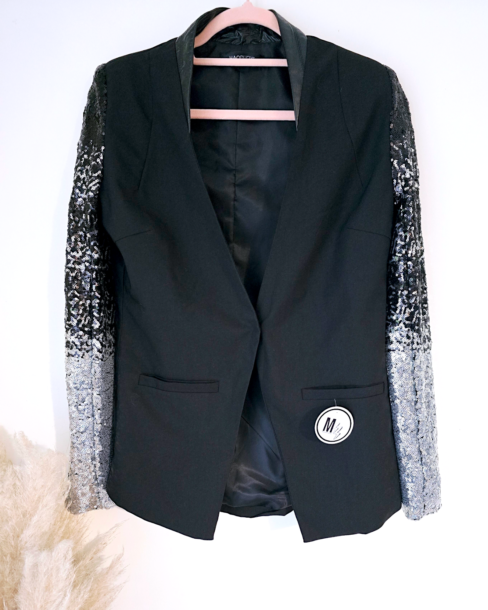 Veste cintrée avec manches en sequins - 𝐌𝐚𝐫𝐢𝐧𝐚𝟒𝟒𝐟𝐚𝐦𝐢𝐥𝐲