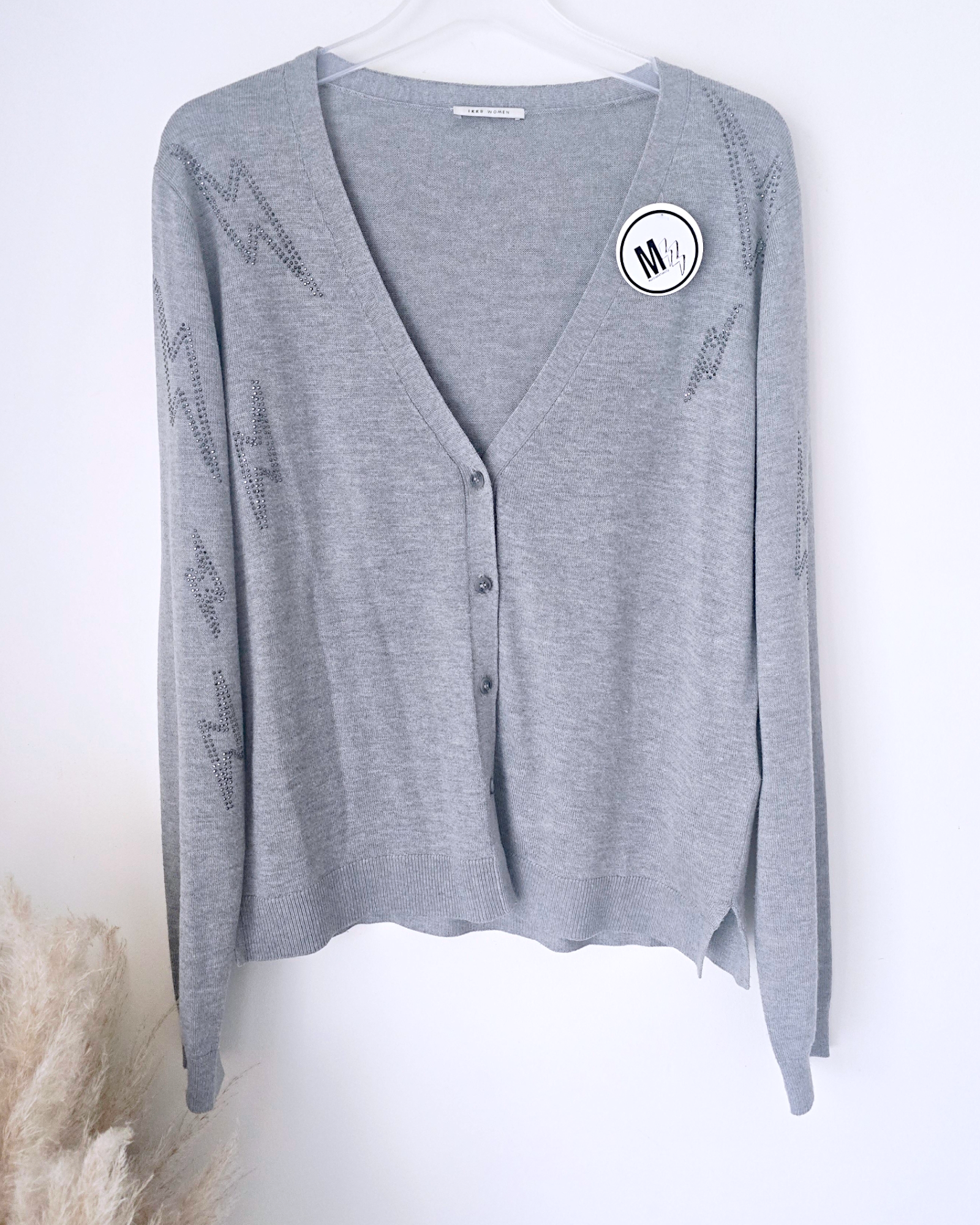 Cardigan gris éclair strass - 𝐌𝐚𝐫𝐢𝐧𝐚𝟒𝟒𝐟𝐚𝐦𝐢𝐥𝐲