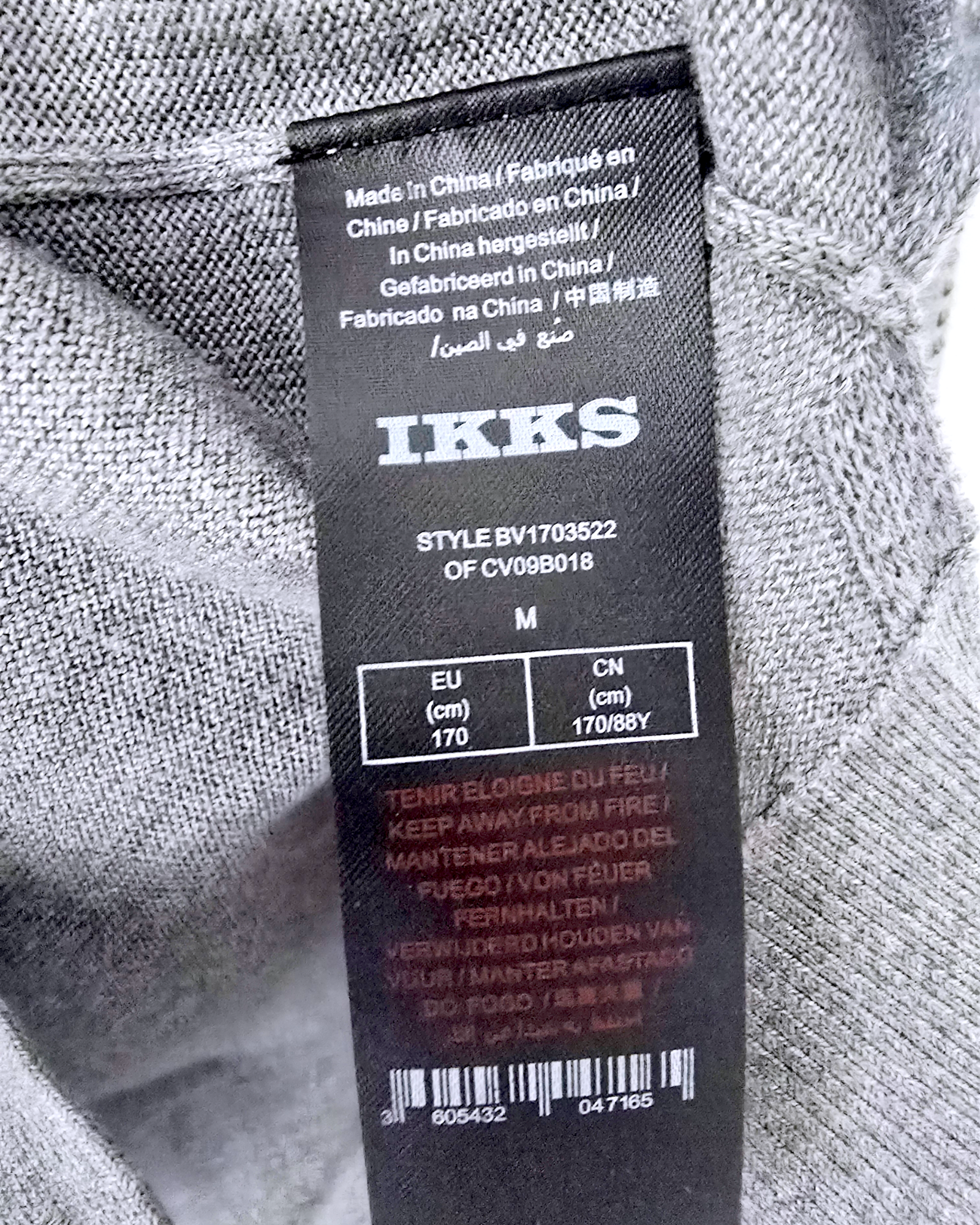 Cardigan gris éclair strass - 𝐌𝐚𝐫𝐢𝐧𝐚𝟒𝟒𝐟𝐚𝐦𝐢𝐥𝐲