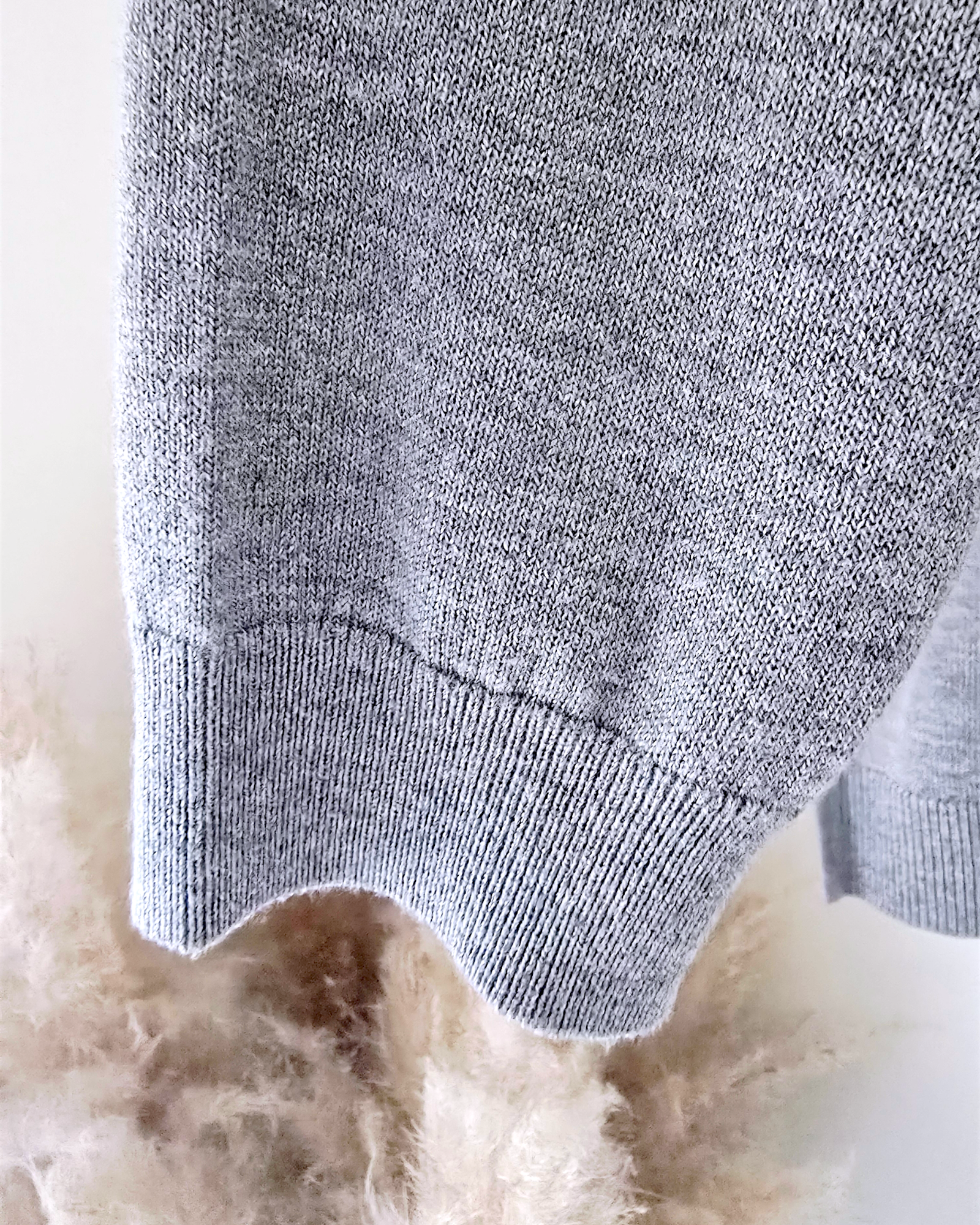 Cardigan gris éclair strass - 𝐌𝐚𝐫𝐢𝐧𝐚𝟒𝟒𝐟𝐚𝐦𝐢𝐥𝐲