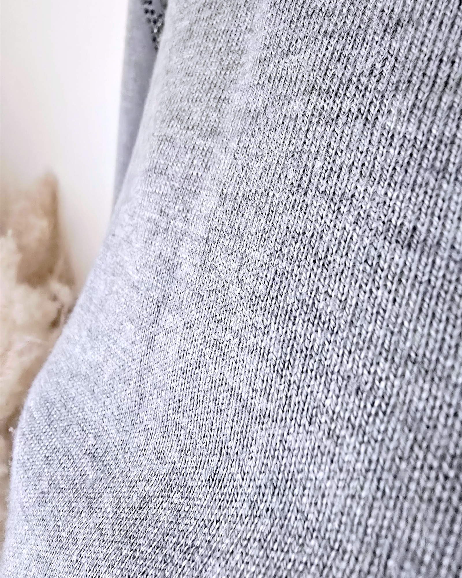 Cardigan gris éclair strass - 𝐌𝐚𝐫𝐢𝐧𝐚𝟒𝟒𝐟𝐚𝐦𝐢𝐥𝐲