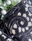 Écharpe noire à imprimé bandana