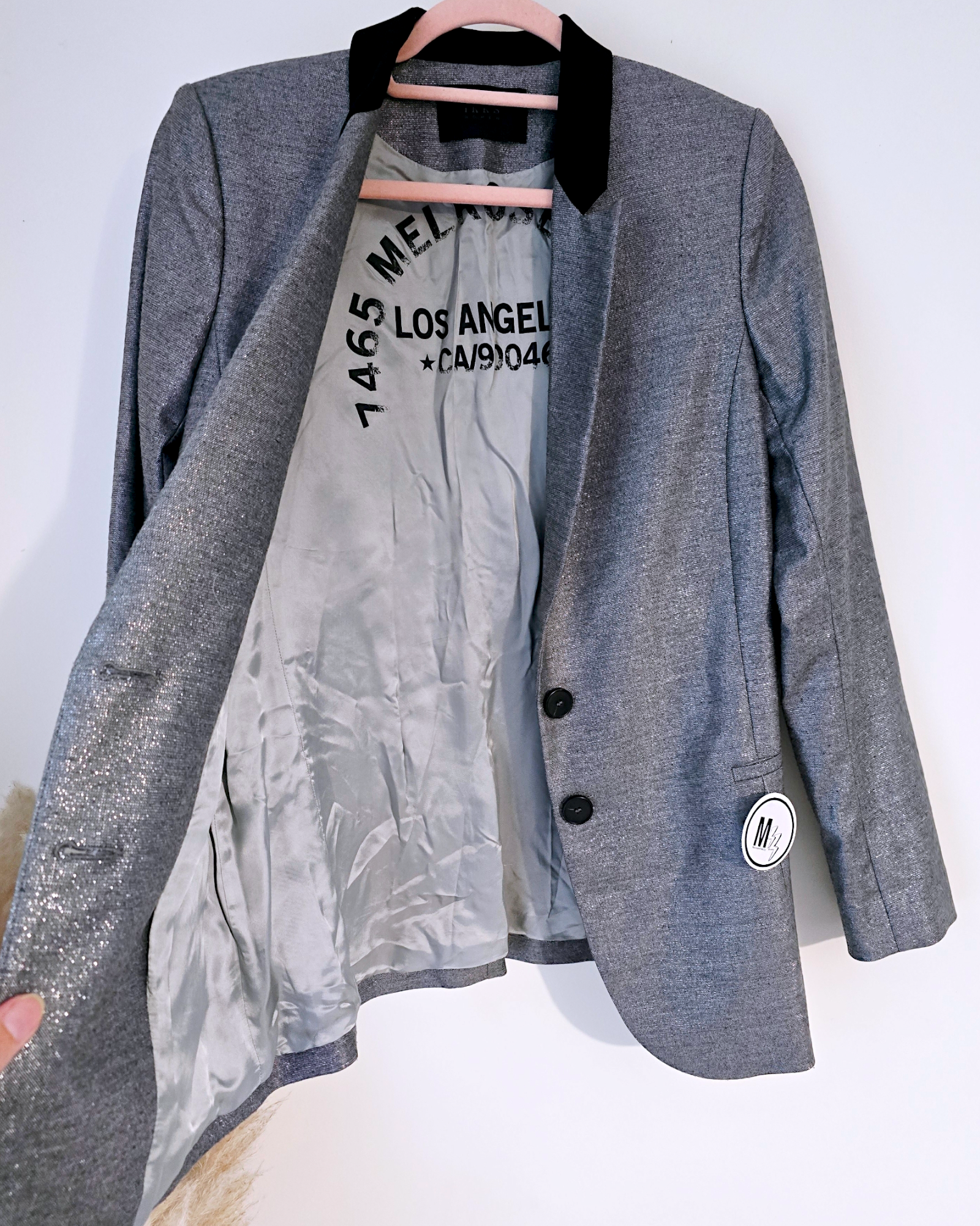 Veste cintrée grise argentée à col noir - 𝐌𝐚𝐫𝐢𝐧𝐚𝟒𝟒𝐟𝐚𝐦𝐢𝐥𝐲