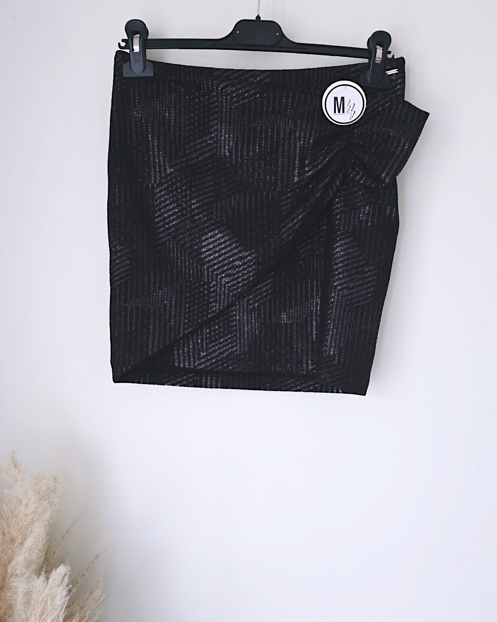 Jupe noire et argentée - 𝐌𝐚𝐫𝐢𝐧𝐚𝟒𝟒𝐟𝐚𝐦𝐢𝐥𝐲