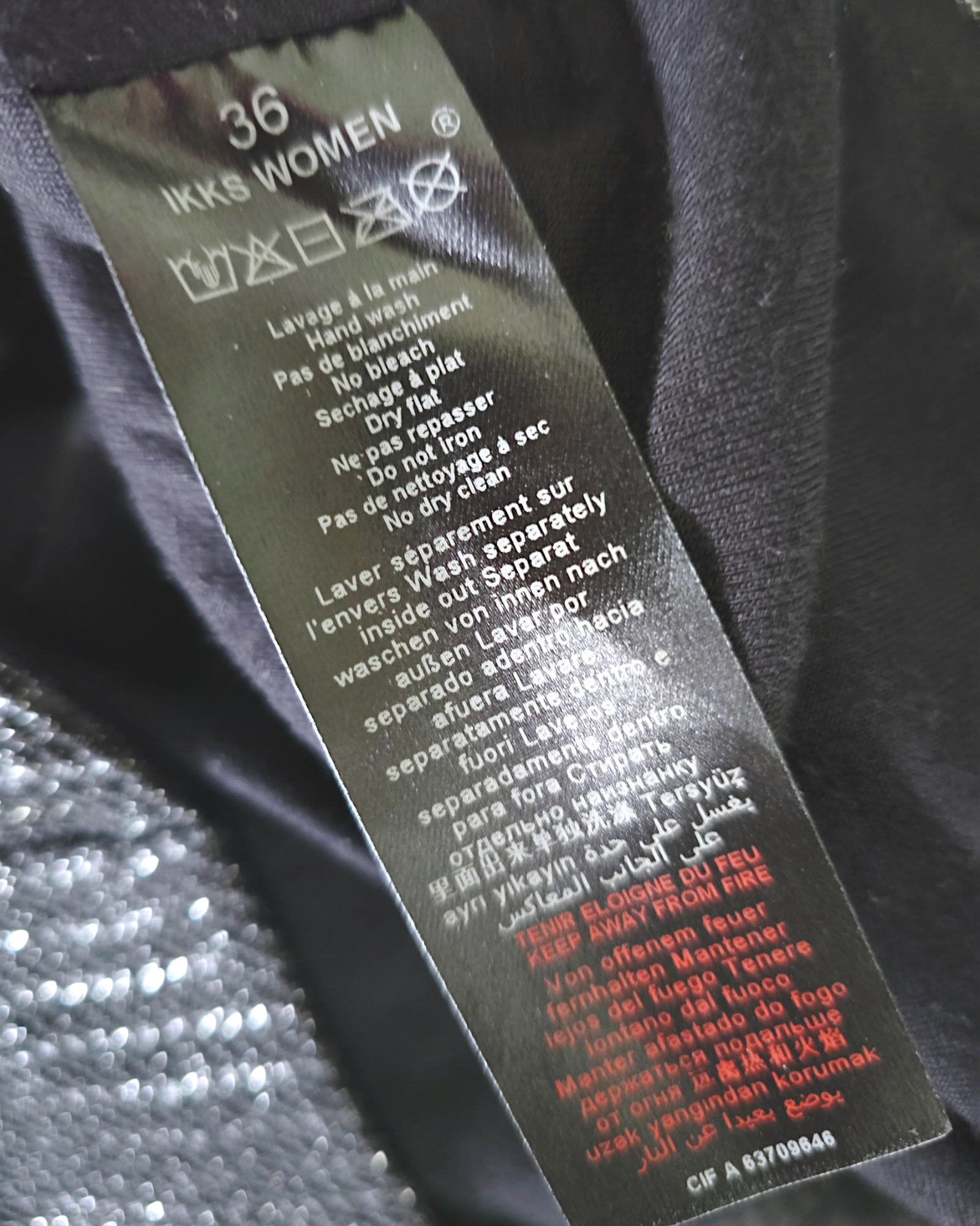 Jupe noire et argentée - 𝐌𝐚𝐫𝐢𝐧𝐚𝟒𝟒𝐟𝐚𝐦𝐢𝐥𝐲