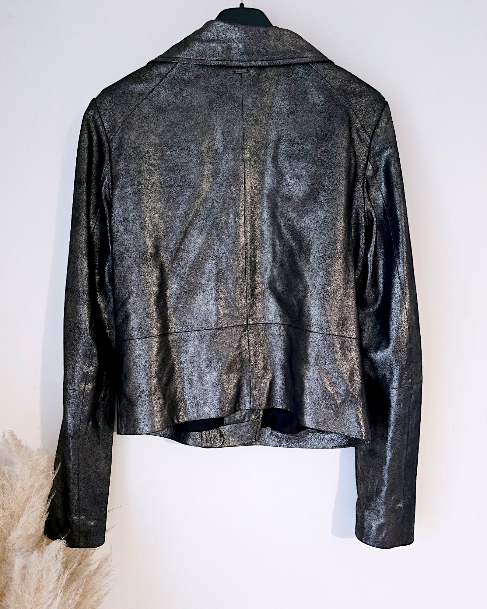 Perfecto cuir noir argenté