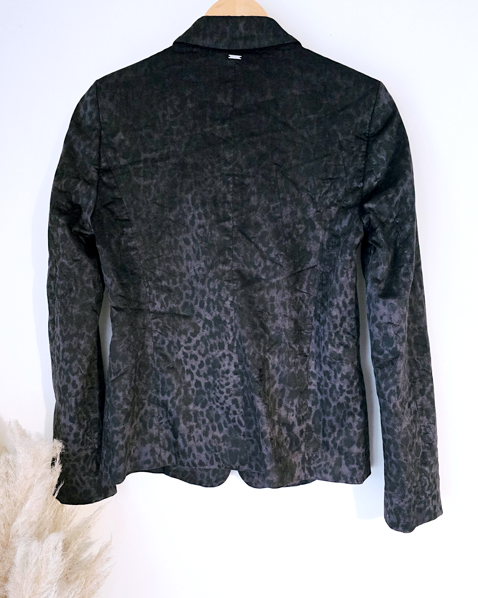 Veste velours ras à imprimé léopard