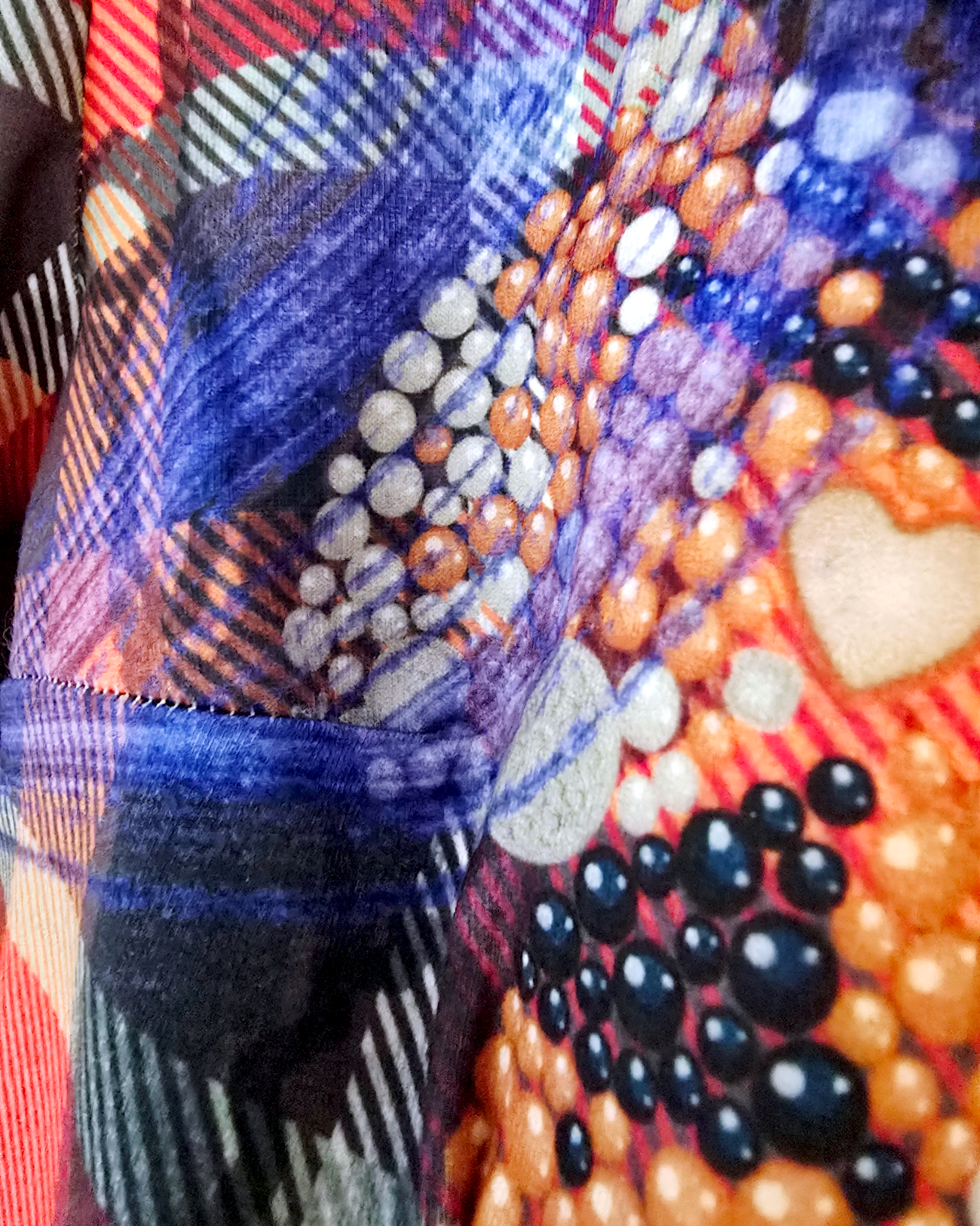 Veste cintrée à carreaux et strass - 𝐌𝐚𝐫𝐢𝐧𝐚𝟒𝟒𝐟𝐚𝐦𝐢𝐥𝐲