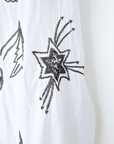 Chemise blanche à perles bijoux