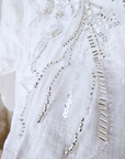 Chemise blanche à perles translucides - 𝐌𝐚𝐫𝐢𝐧𝐚𝟒𝟒𝐟𝐚𝐦𝐢𝐥𝐲