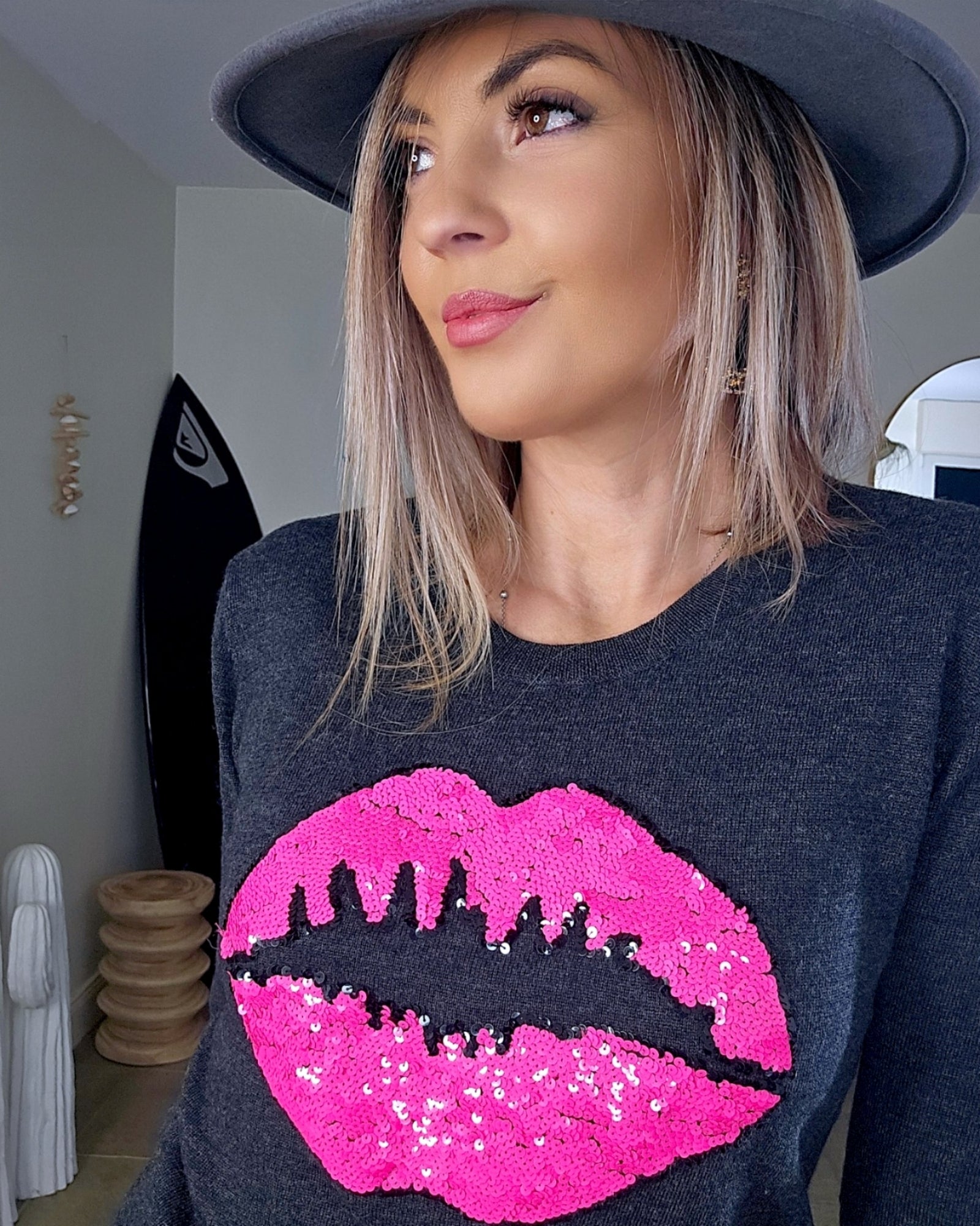 Pull bouche rose fluo