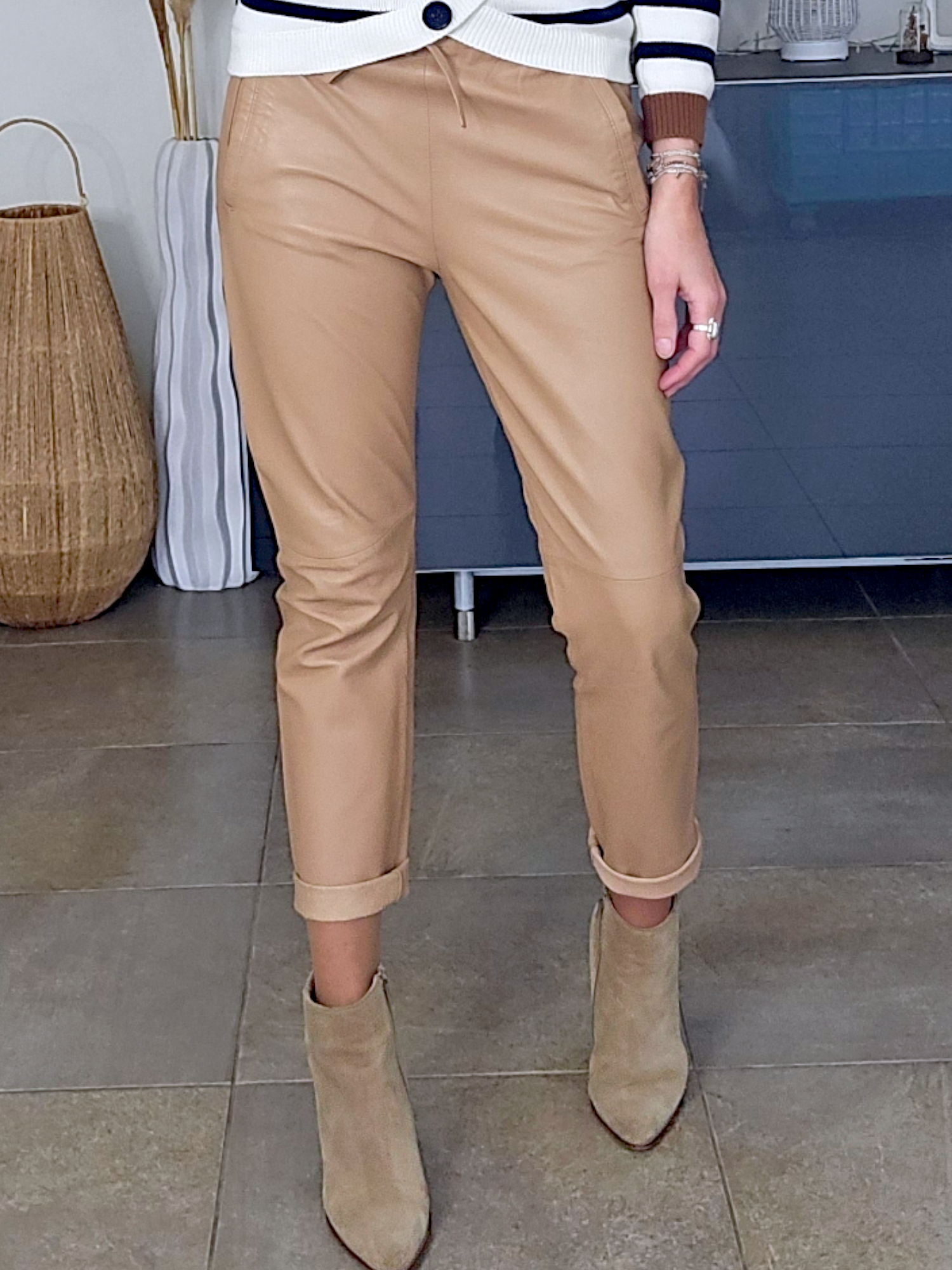 Pantalon jog en cuir beige